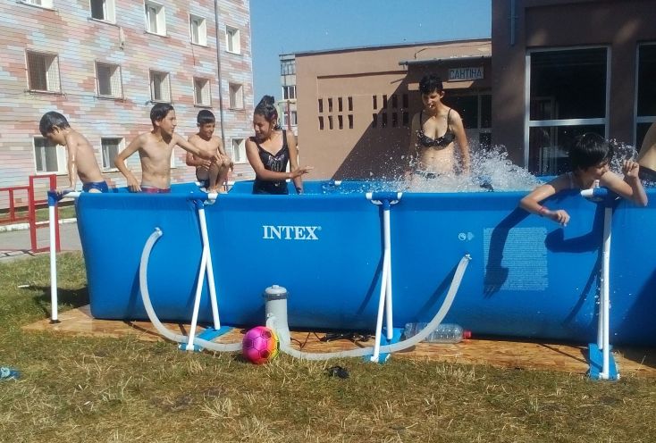 neuer Pool für Kinderheim